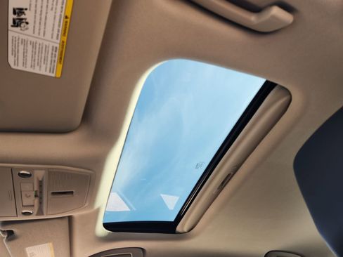 New 2026 Nissan Sentra SR w/ SR Premium Package image 24