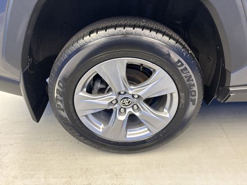 Used 2022 Toyota RAV4 XLE AWD/4WD image 8