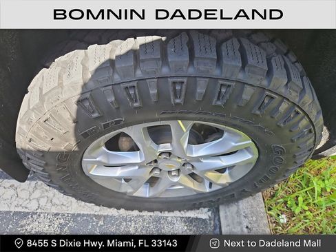 Used 2021 Chevrolet Traverse LS image 5