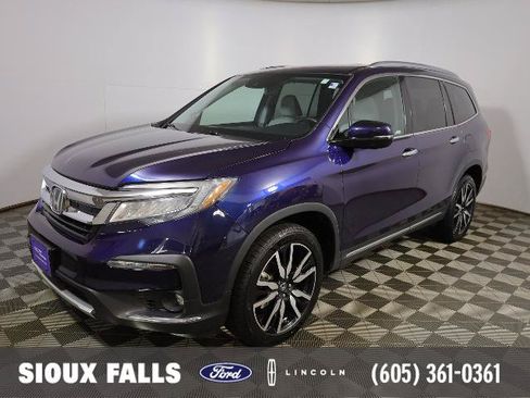 Used 2020 Honda Pilot Touring image 1