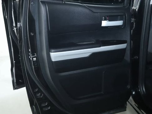 Used 2019 Toyota Tundra SR5 w/ SR5 Upgrade Package AWD/4WD image 13