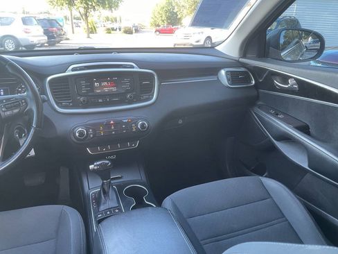 Used 2016 Kia Sorento AWD w/ LX Convenience Package image 25