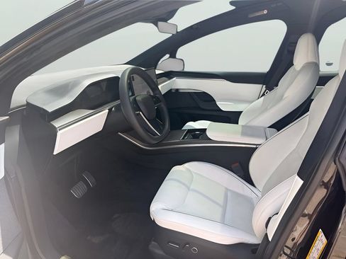 Used 2022 Tesla Model X Plaid AWD/4WD image 8