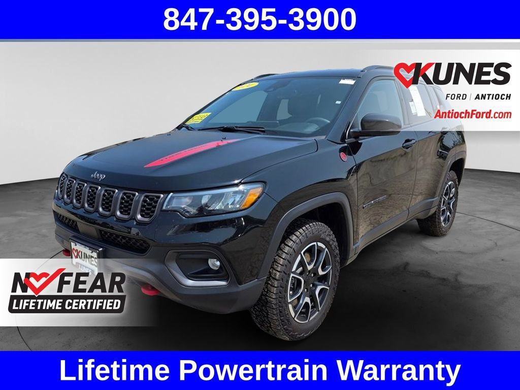 Used 2024 Jeep Compass Trailhawk AWD/4WD image 4