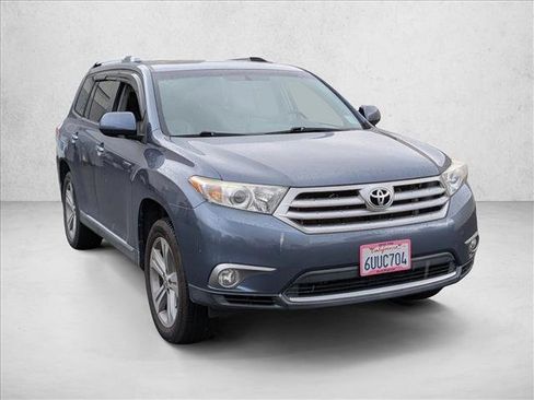 Used 2012 Toyota Highlander Limited w/ Tow Pkg image 3