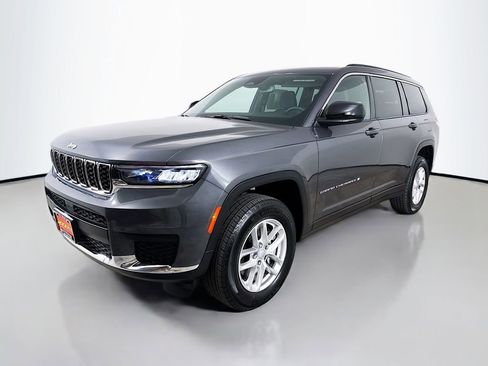 Used 2024 Jeep Grand Cherokee L Laredo image 3