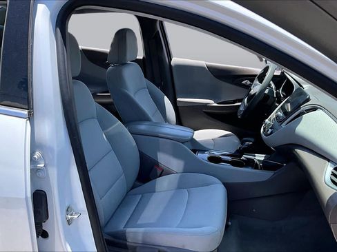 Used 2024 Chevrolet Malibu LT FWD image 9