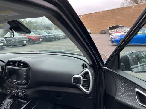 Used 2025 Kia Soul LX w/ LX Technology Package image 33