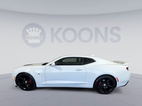 Used 2017 Chevrolet Camaro SS image 2