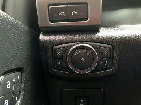 Used 2017 Ford F150 Limited image 22