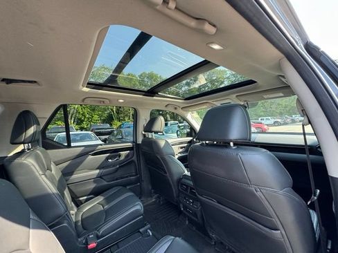 Used 2025 Honda Pilot Touring image 21