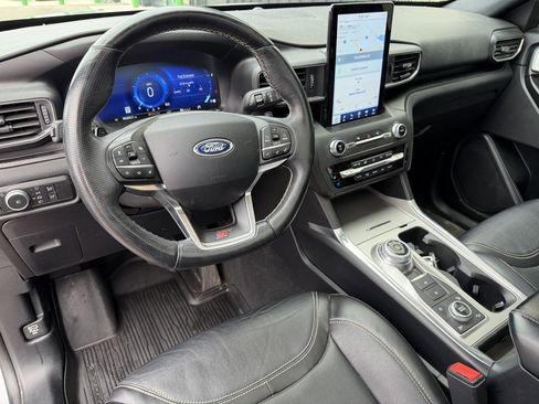 Used 2020 Ford Explorer ST w/ ST Street Pack image 8