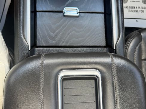 Used 2023 GMC Yukon XL Denali AWD/4WD image 20