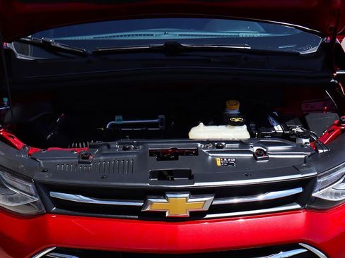 Used 2019 Chevrolet Trax LT w/ LT Convenience Package FWD image 53