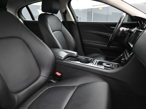 Used 2017 Jaguar XE Premium AWD/4WD image 26