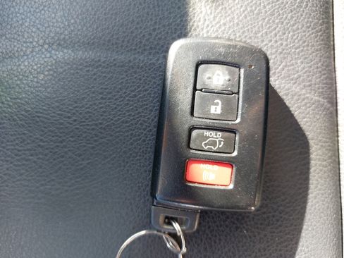 Used 2018 Toyota RAV4 Limited w/ Protection Package image 37