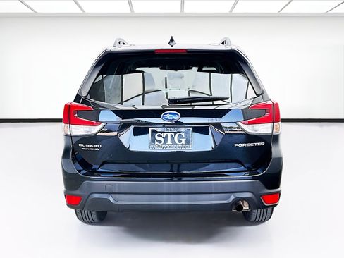 Used 2023 Subaru Forester Premium AWD/4WD image 5