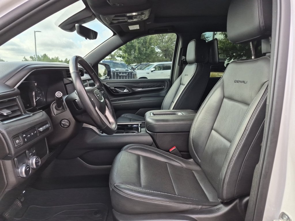 Used 2021 GMC Yukon Denali w/ Denali Premium Package RWD image 18