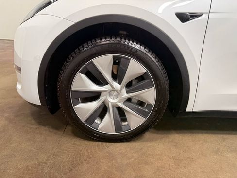 Used 2021 Tesla Model Y Long Range AWD/4WD image 87