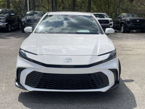 Used 2025 Toyota Camry SE FWD image 8
