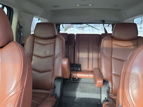 Used 2016 Cadillac Escalade Premium image 8