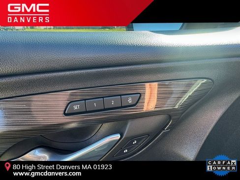 Used 2022 GMC Terrain SLT image 11