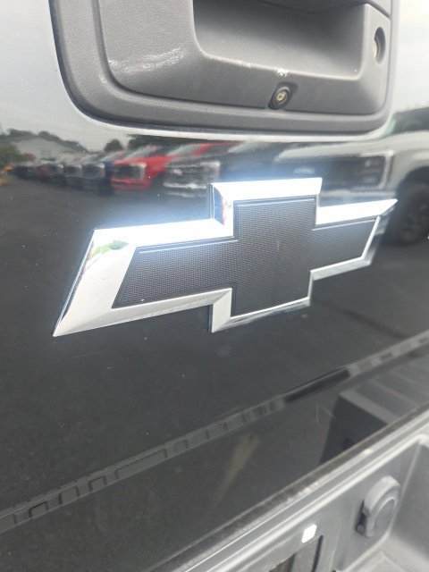 Used 2017 Chevrolet Silverado 1500 LT w/ Redline Edition AWD/4WD image 27