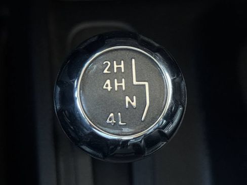 Used 2015 Jeep Wrangler Unlimited Sahara AWD/4WD image 31