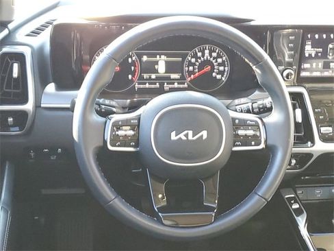 Used 2022 Kia Sorento SX image 11