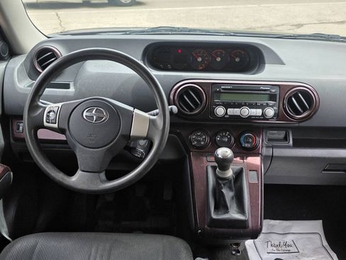 Used 2008 Scion xB FWD image 10