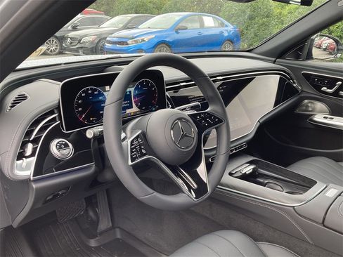New 2026 Mercedes-Benz E 350 4MATIC Sedan image 10