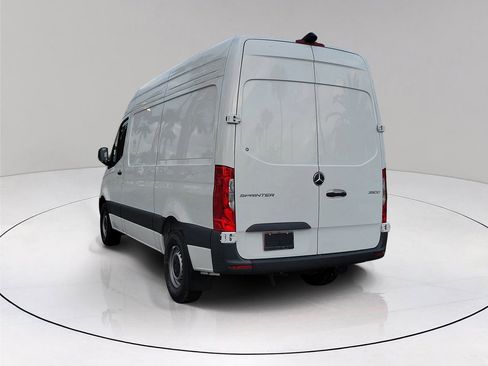Used 2025 Mercedes-Benz Sprinter 2500 image 4
