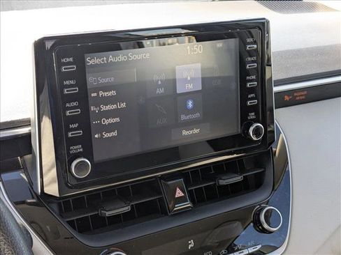 Used 2020 Toyota Corolla LE image 13