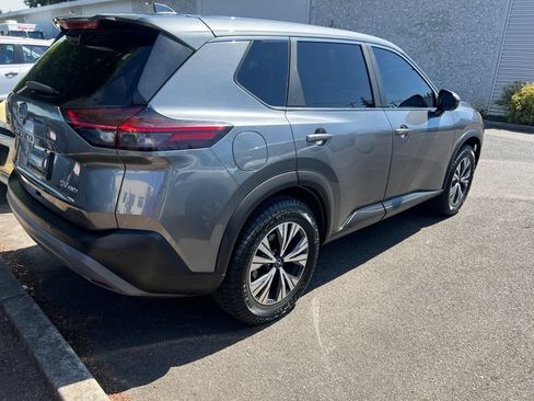 Used 2023 Nissan Rogue SV AWD/4WD image 3