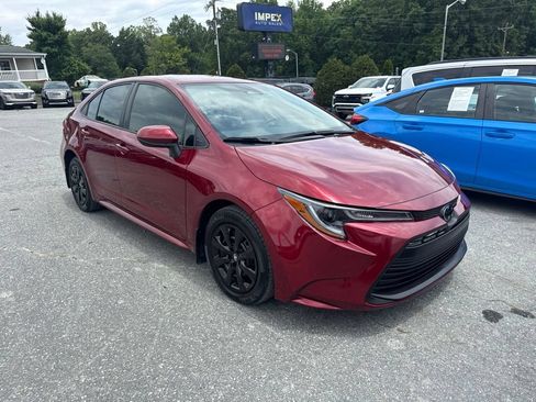 Used 2025 Toyota Corolla LE FWD image 2