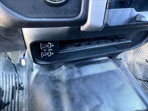 Used 2024 RAM 2500 Tradesman w/ Chrome Appearance Group AWD/4WD image 30