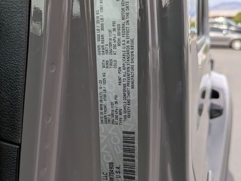 Used 2023 Jeep Wrangler Unlimited Sahara AWD/4WD image 33