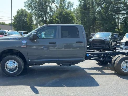New 2026 RAM 3500 Tradesman w/ Chrome Appearance Group A AWD/4WD image 3