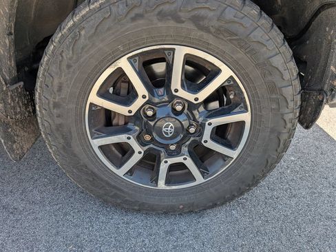 Used 2017 Toyota Tundra SR5 w/ TRD Off Road Package AWD/4WD image 11