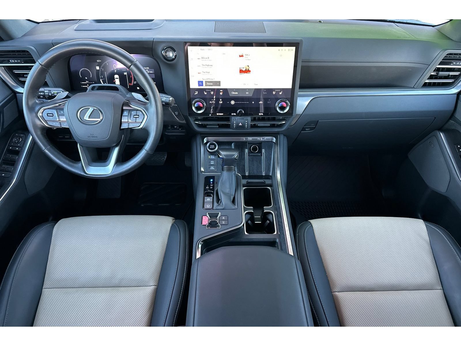 Used 2025 Lexus GX 550 w/ Accessory Package (CT) AWD/4WD image 15