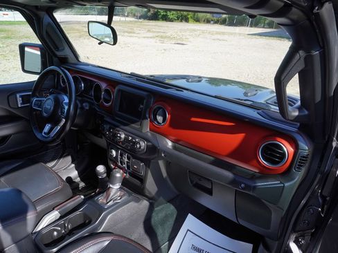 Used 2021 Jeep Gladiator Rubicon w/ Trailer Tow Package AWD/4WD image 8