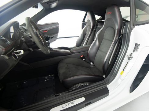 Certified 2022 Porsche 718 Cayman GT4 RWD image 15
