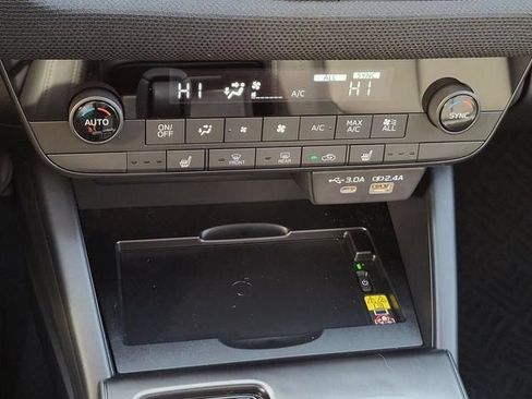 Used 2026 Subaru Outback Premium AWD/4WD image 16