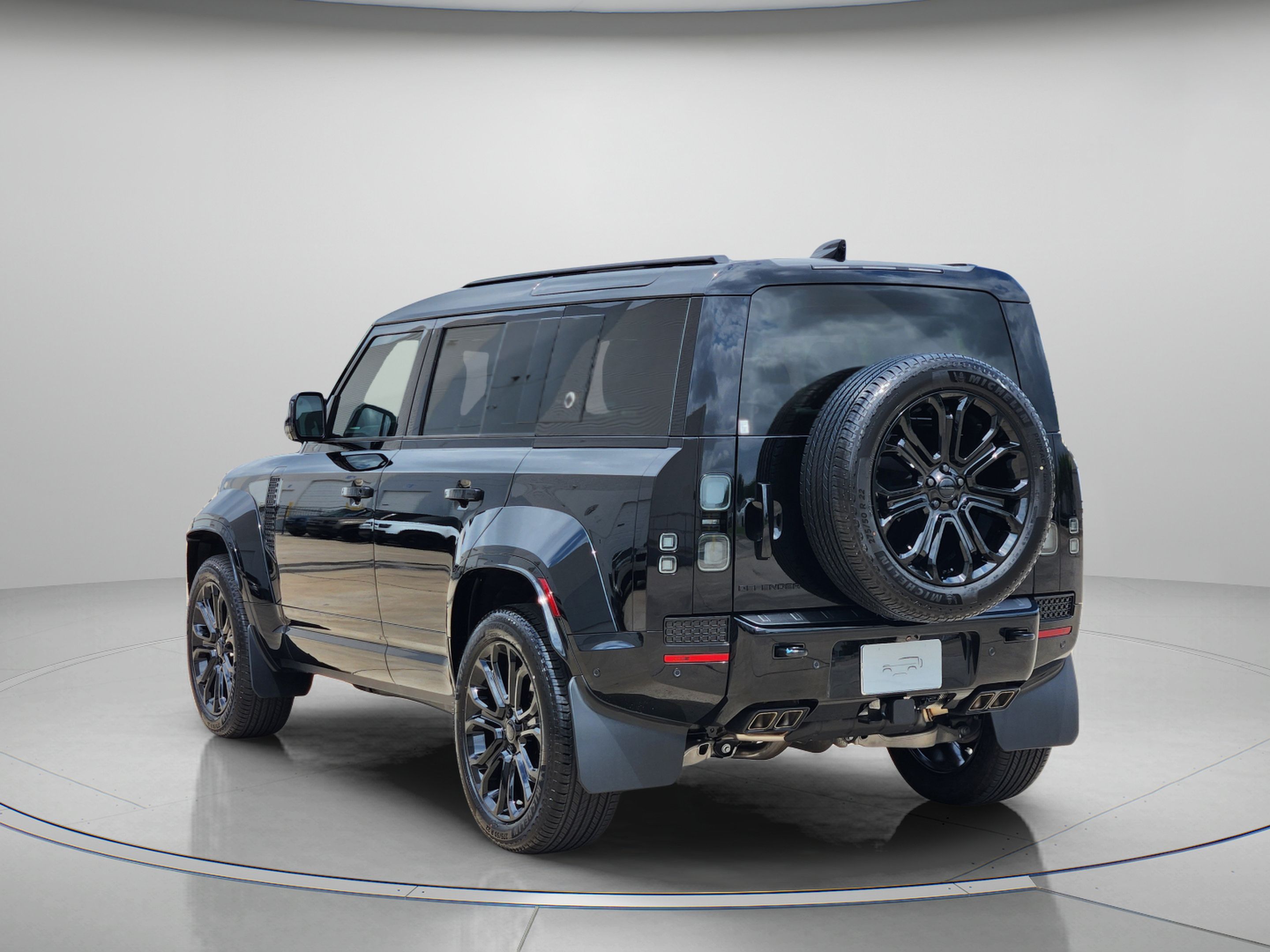New 2026 Land Rover Defender 110 OCTA AWD/4WD image 3
