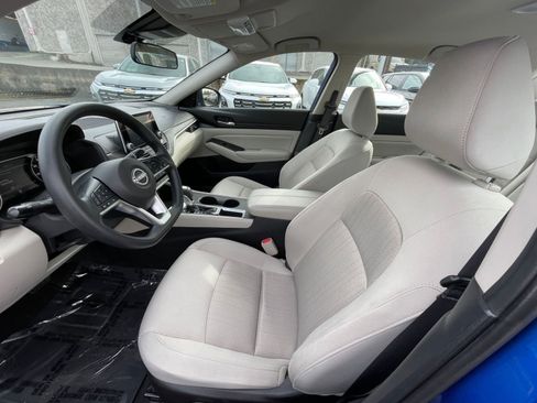 Used 2025 Nissan Altima 2.5 SV image 27