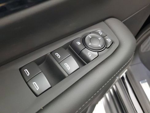 New 2026 Chevrolet Suburban LT image 27