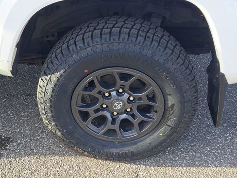 Used 2017 Toyota Tacoma SR5 image 24