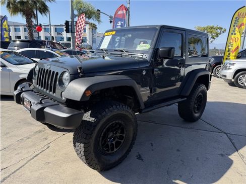 Used 2017 Jeep Wrangler Sport w/ Connectivity Group AWD/4WD image 10