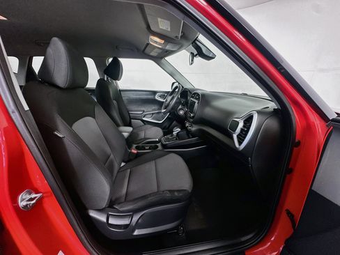Used 2024 Kia Soul LX w/ Option Group 015 FWD image 29