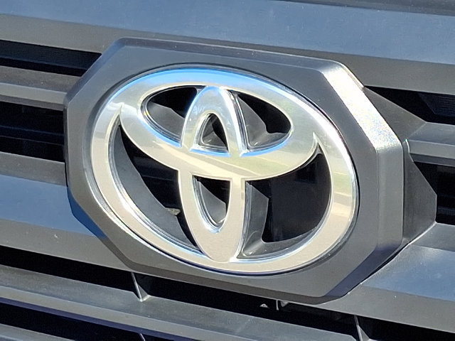 Used 2025 Toyota Tacoma SR5 AWD/4WD image 30
